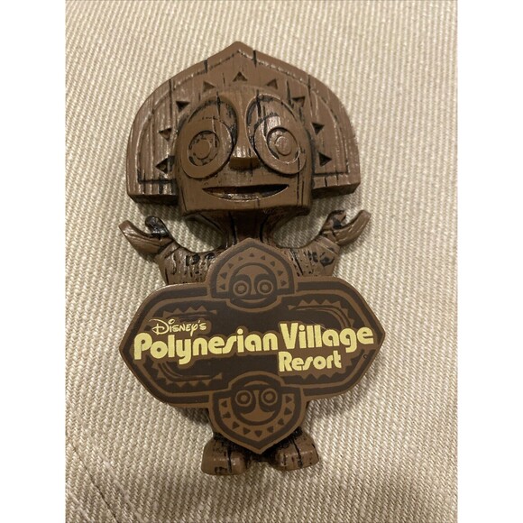 Disney Parks Polynesian Village Resort Totem‎ Tiki Magnet Holidays Tropical - Picture 1 of 1
